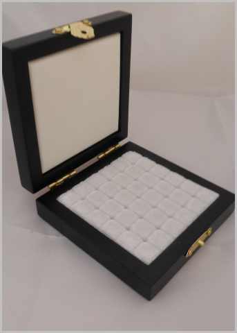 Gem box, black 25 stones